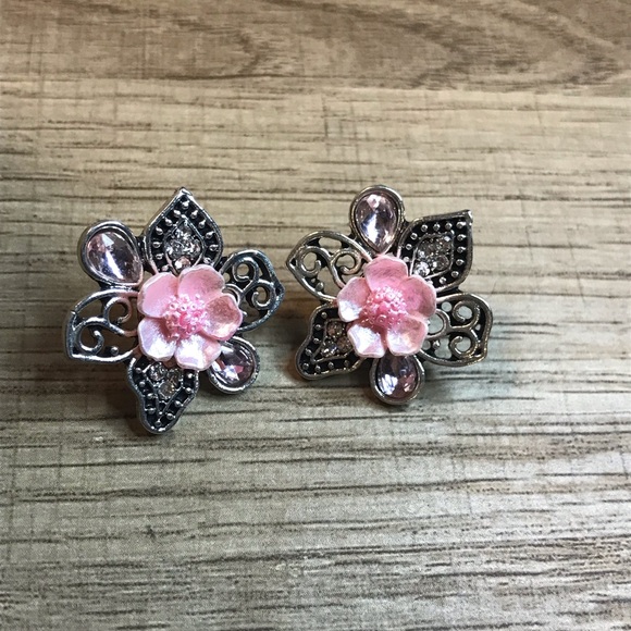 Vintage Floral Pink and Silver Rhinestone Petal Flower Earrings - Picture 3 of 6